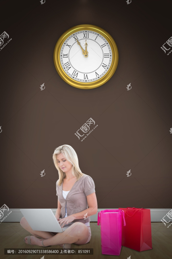 創(chuàng)意購(gòu)物美女海報(bào)