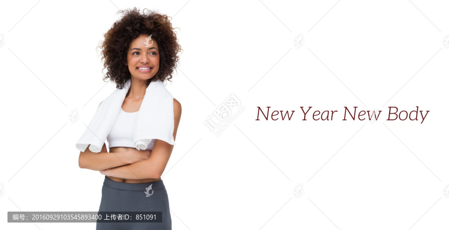 雙手抱臂的兩個(gè)女人