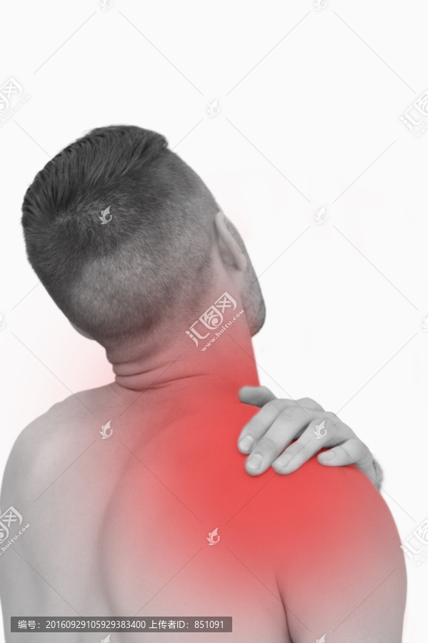 男人肩膀痛的復核形象