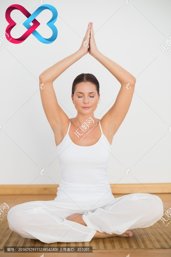 在做瑜伽的女人