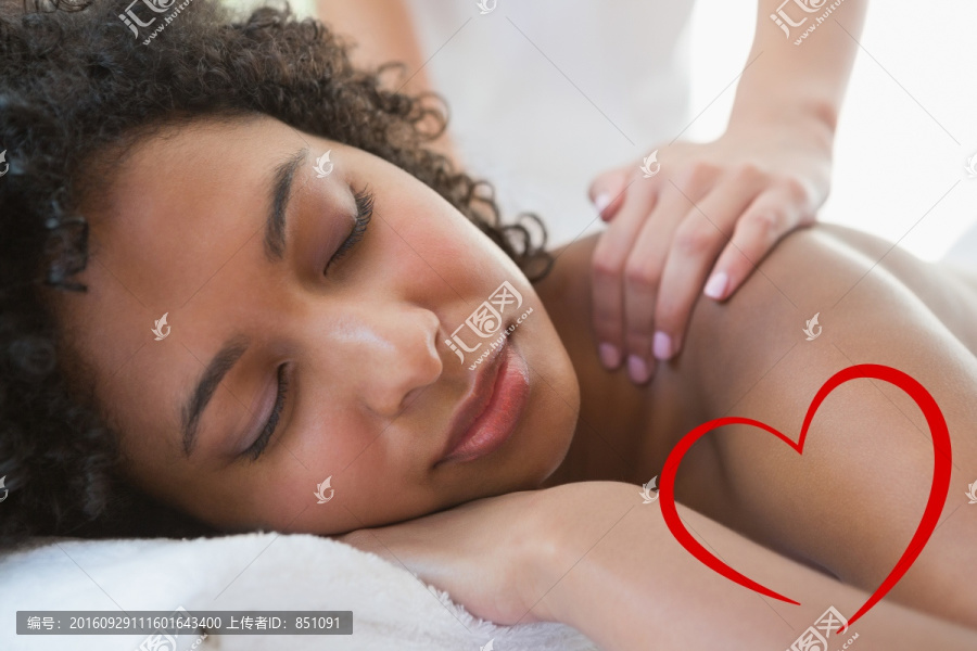 在做按摩的女人
