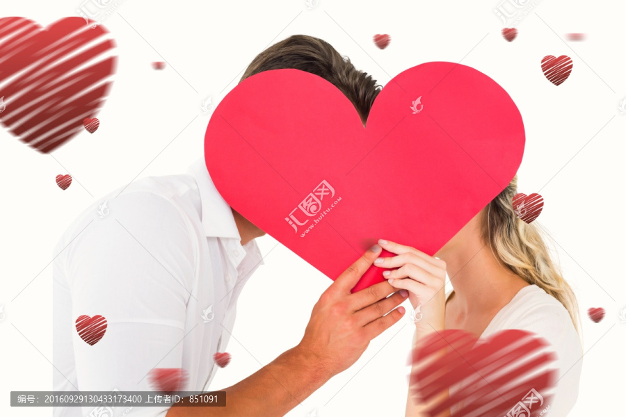 夫婦拿著愛(ài)心的復(fù)合形象