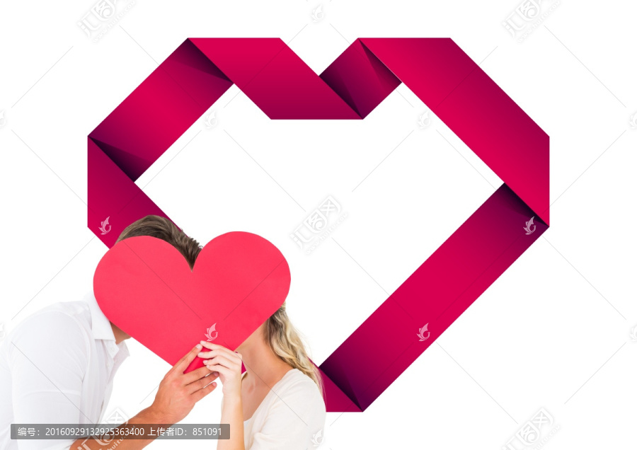 夫婦拿著愛心的復(fù)合形象