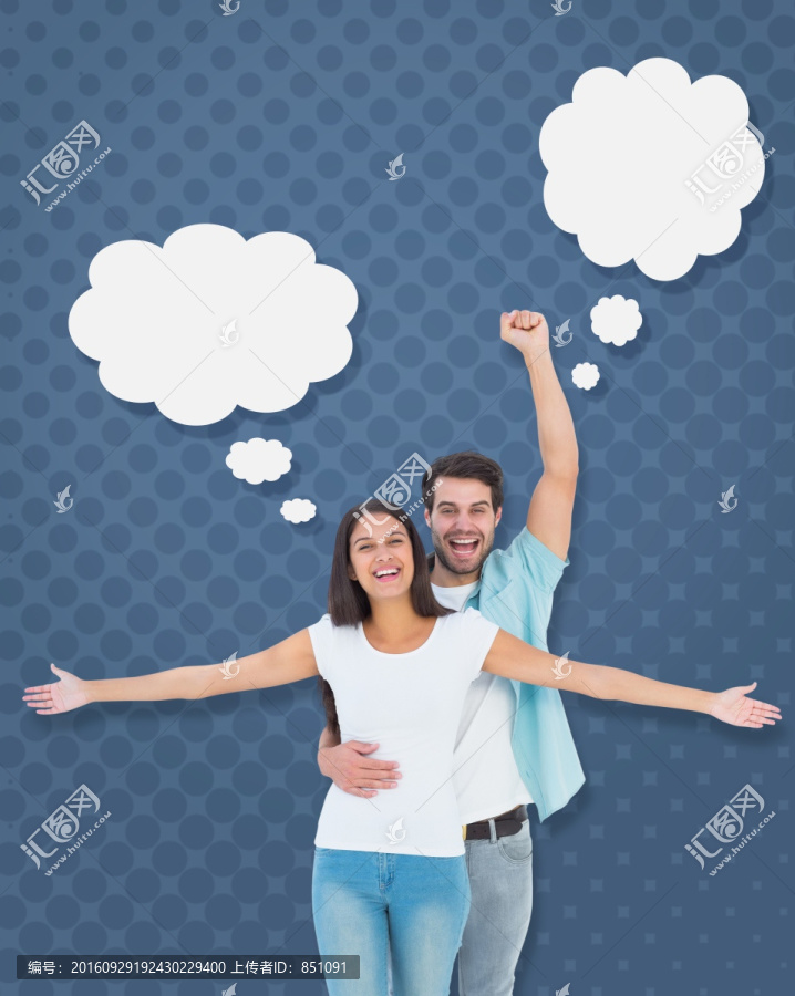 夫婦微笑著相擁的復(fù)合形象