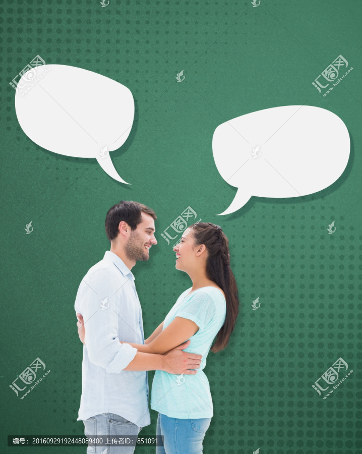 夫婦微笑著看著對方的復(fù)合形象