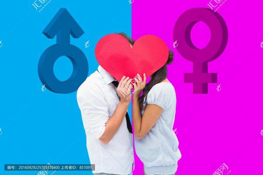 夫婦拿著愛(ài)心的復(fù)合形象
