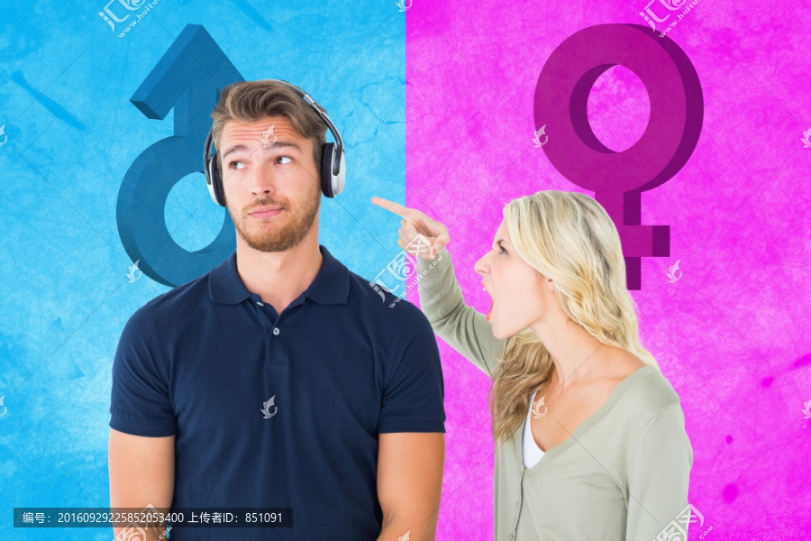女人生氣的指著男人的復(fù)合形象