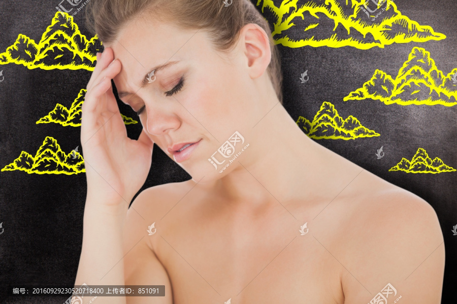 頭痛的女人在黑色背景下