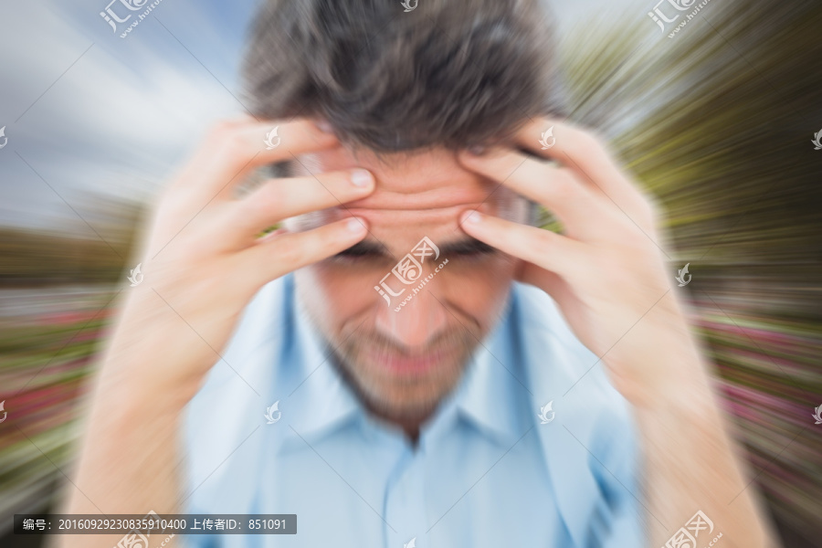 男人頭痛的復(fù)合形象
