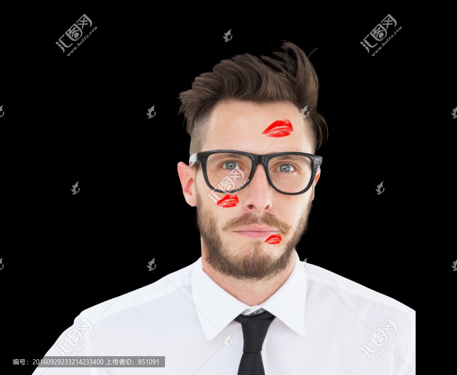 男人戴著眼鏡看著鏡頭的復(fù)合形象