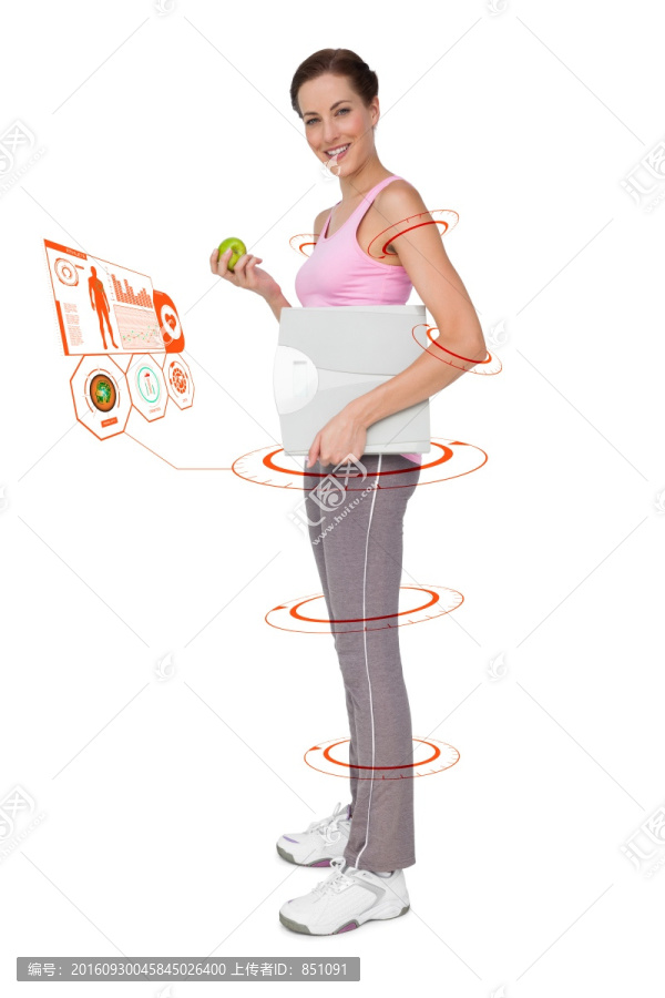 女人微笑著拿著電子秤的復(fù)合形象
