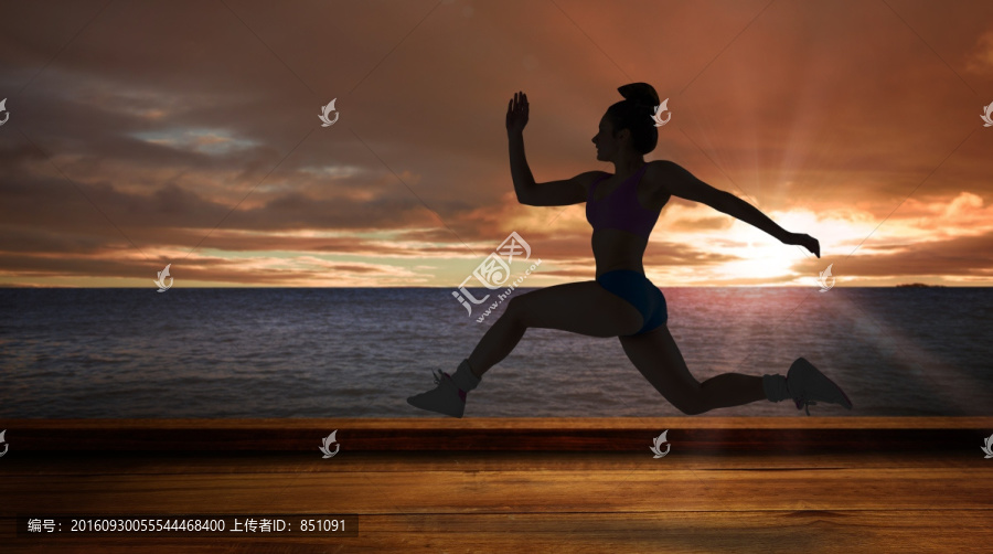 運動員在海邊跑步的復(fù)合形象