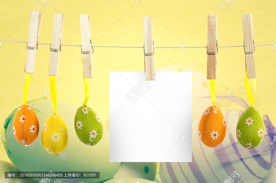 懸掛復(fù)活節(jié)雞蛋的復(fù)合形象