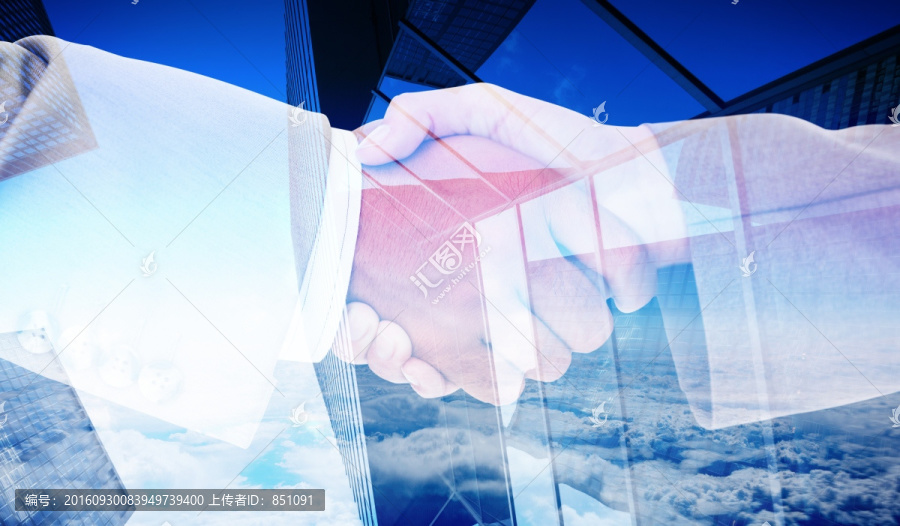 企業人的手抖動的側面視圖