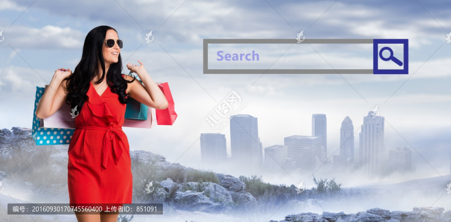 女人拎著購(gòu)物袋的復(fù)合形象