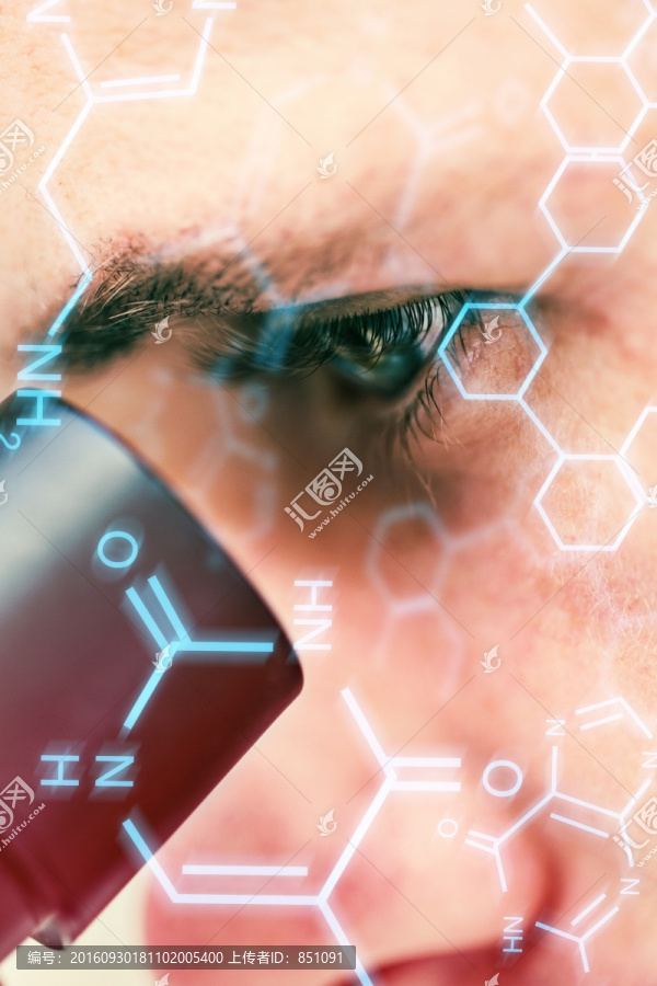 正在做研究的科學(xué)家