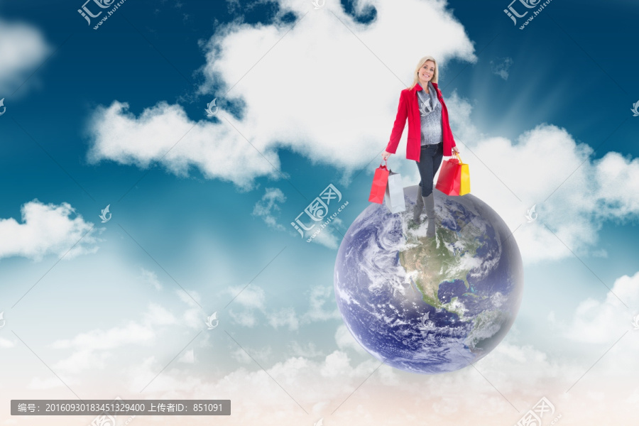 女人拎著購物袋的復合形象