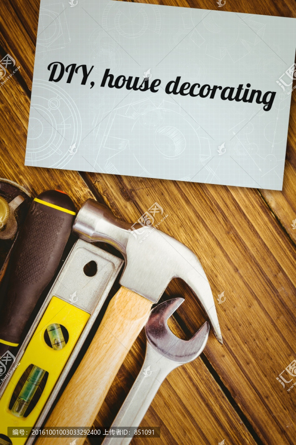 木板上的維修工具