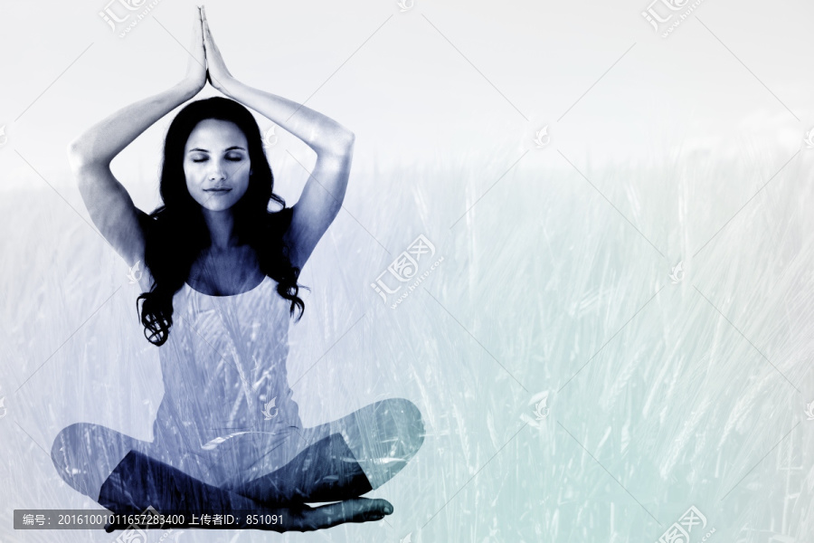 女人練瑜伽的復(fù)合形象