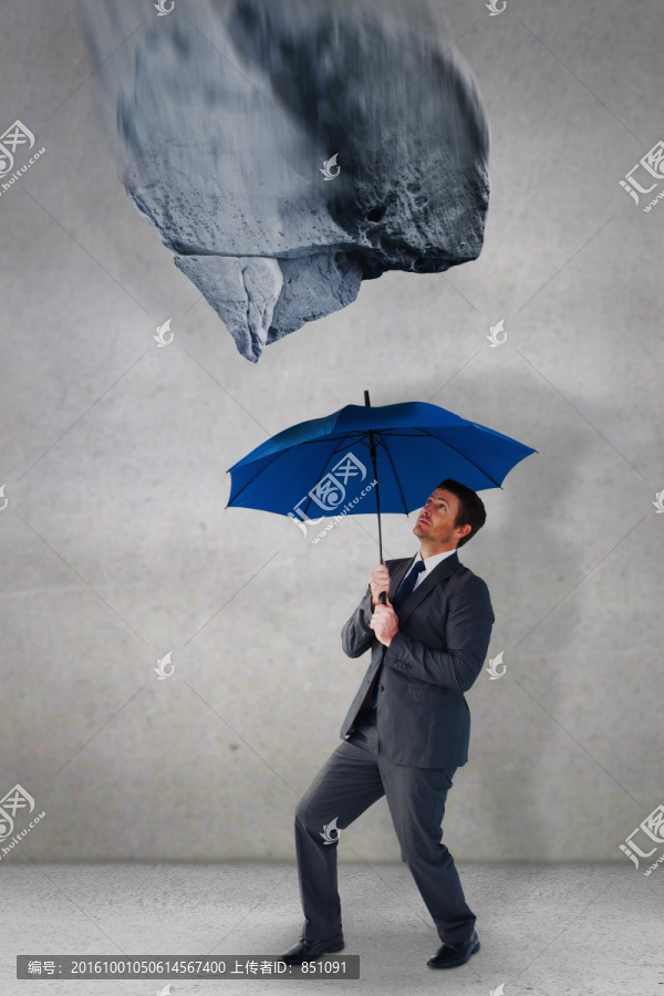 商人撐傘的復合形象