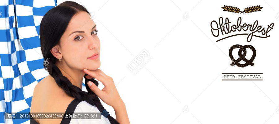 漂亮女孩微笑著
