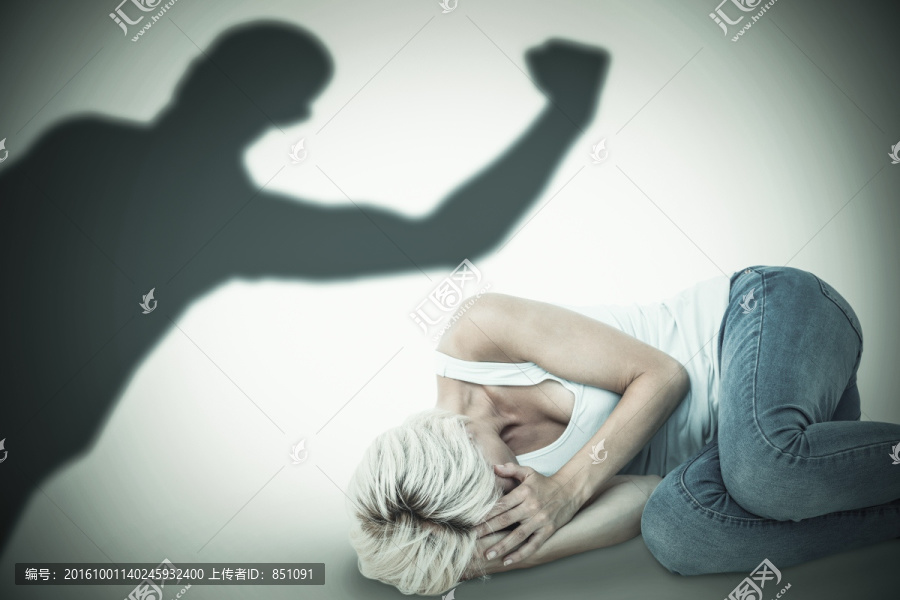 女人悲傷的復合形象