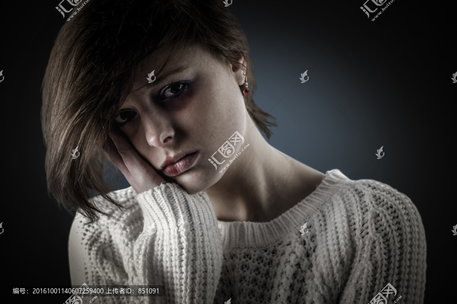 悲傷的女人
