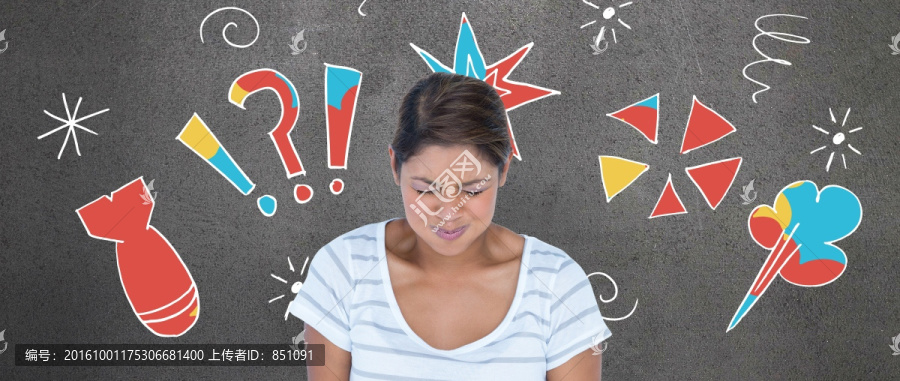 憤怒的女人閉上眼睛