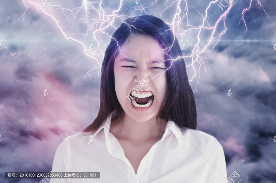 女人憤怒的復合形象
