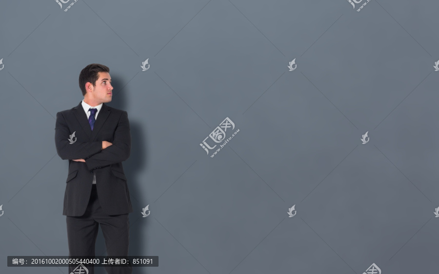 商人雙手抱胸的復合形象