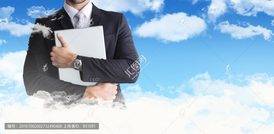 男人抱著筆記本電腦的復(fù)合形象