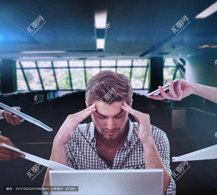 男人忙碌的復(fù)合形象