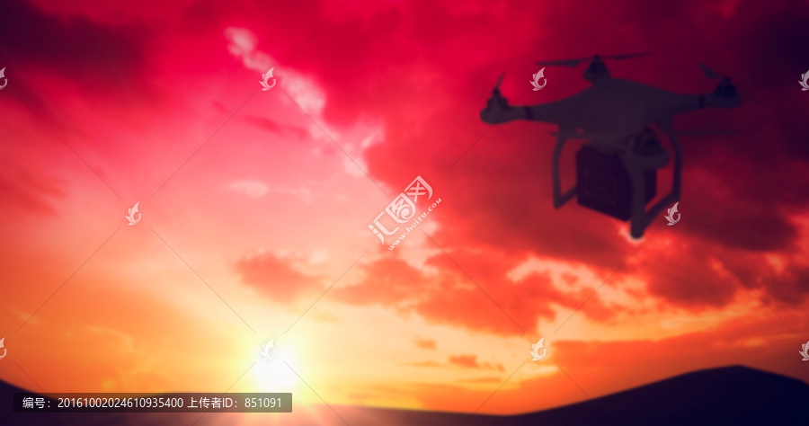 一個(gè)帶紫色立方體的無人機(jī)
