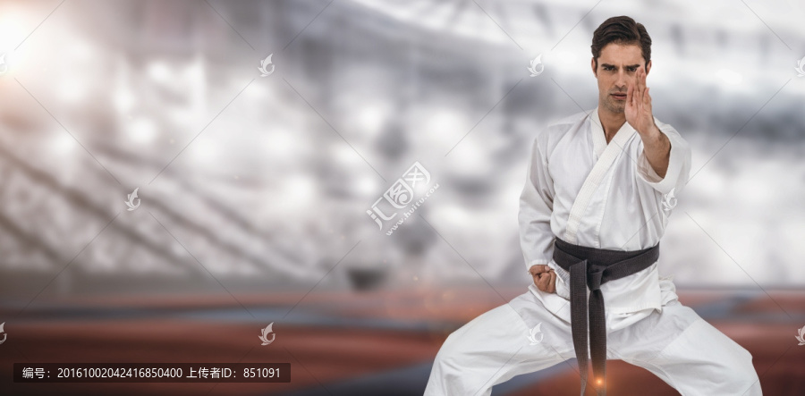 男人練武術的復合形象