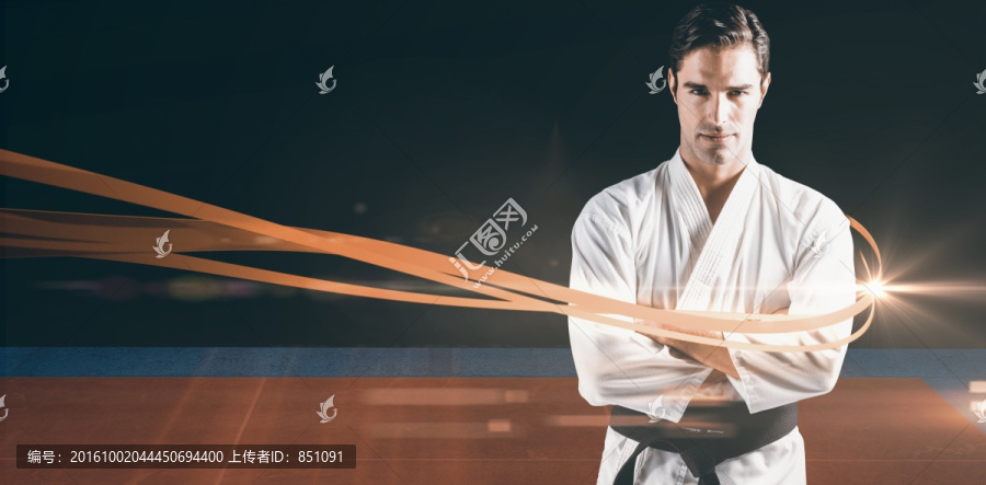 男人練武術(shù)的復(fù)合形象