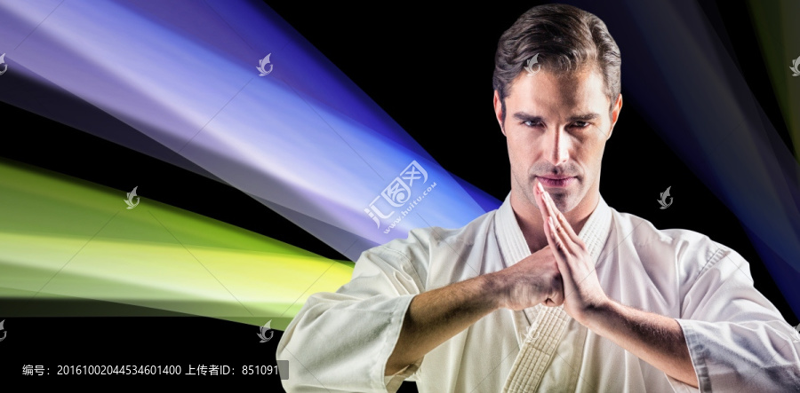 男人練武術的復合形象