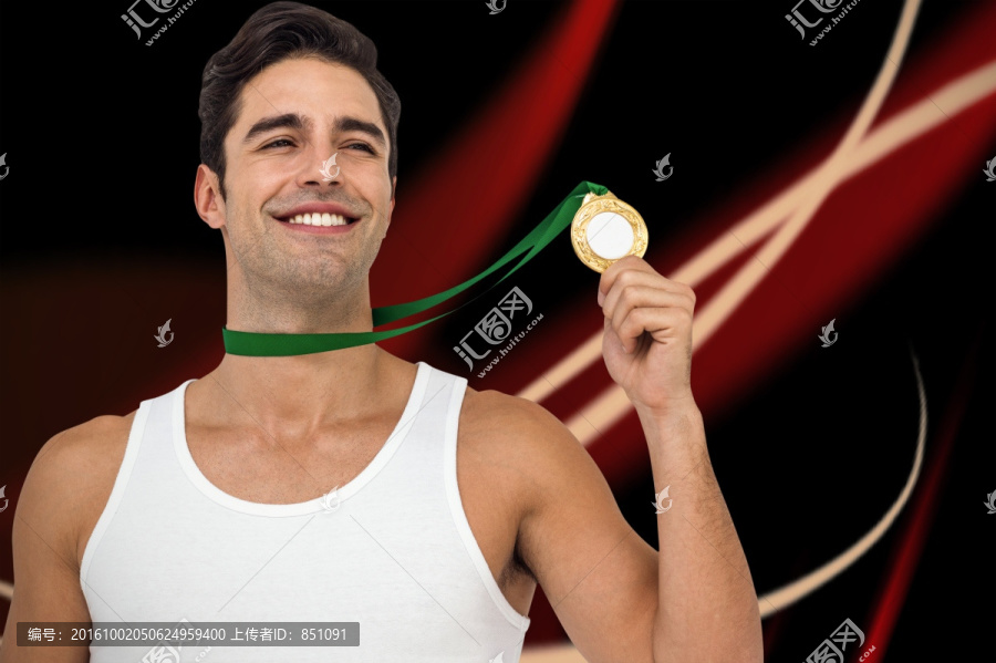 拿著獎牌的運動員