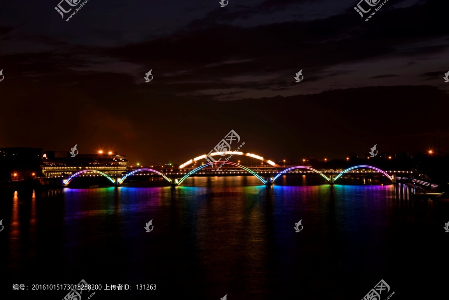 金华金虹桥夜景,彩虹色,桥拱