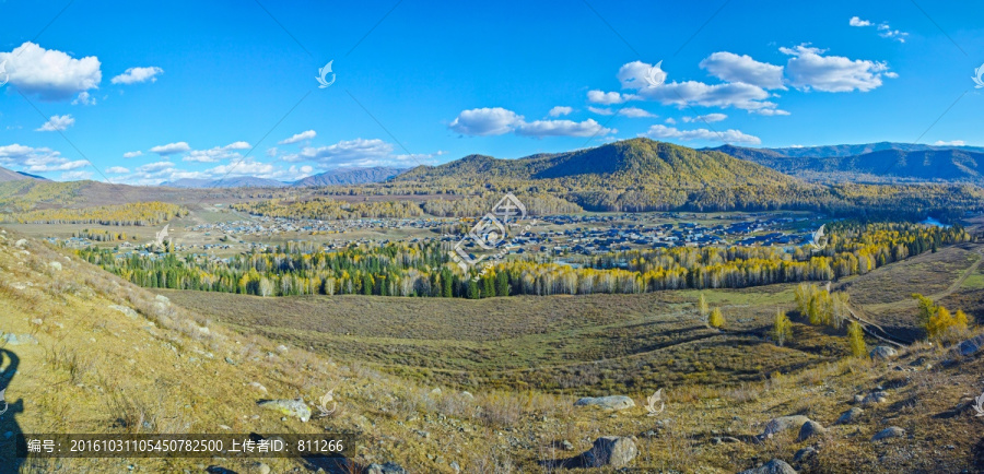 喀纳斯禾木村全景图