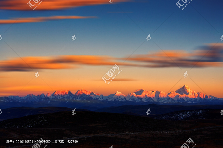 贡嘎山全景