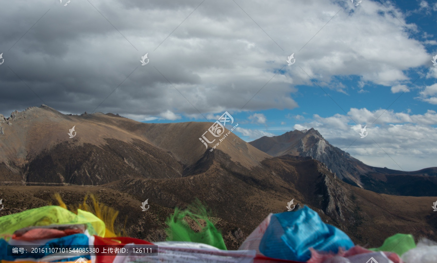 西藏的山峰