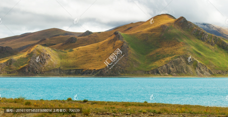 羊卓雍湖,高山丘壑