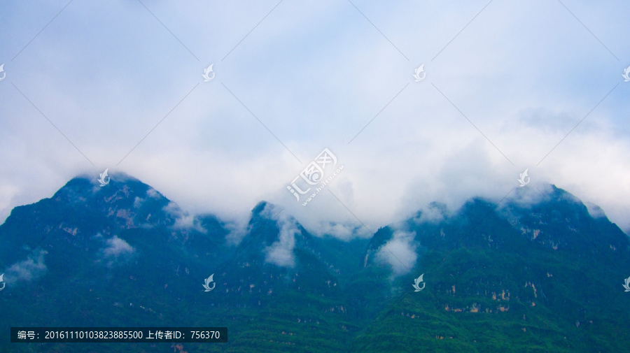 青山,云霧