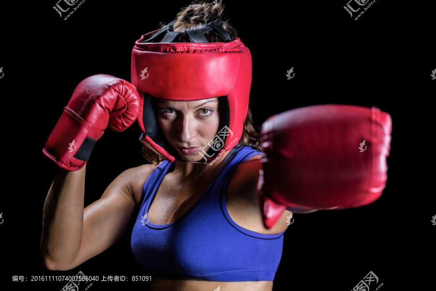 打拳击的女运动员