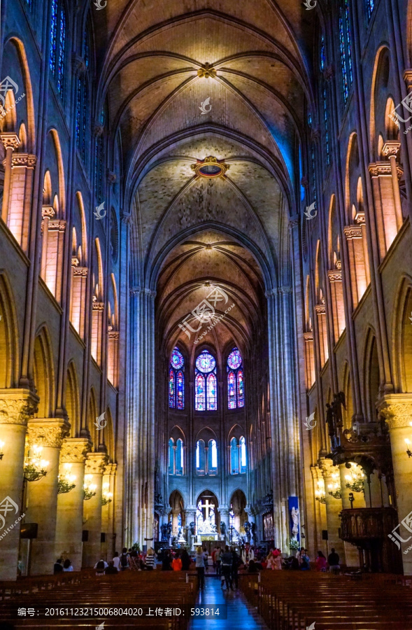 法国巴黎圣母院教堂内景
