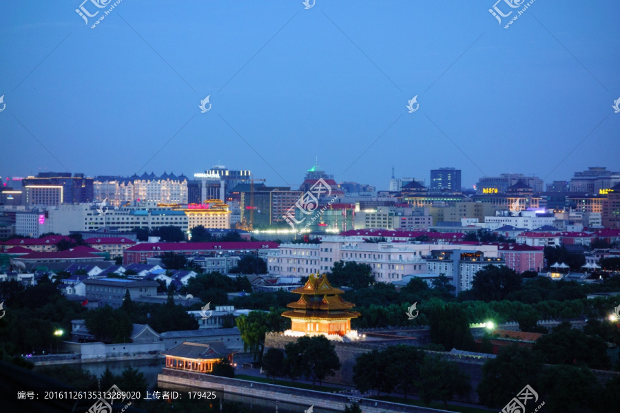 北京市中心楼群故宫角楼夜景