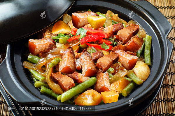 红烧肉炖土豆豆角