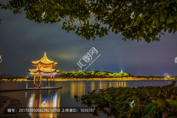 杭州西湖集贤亭夜景