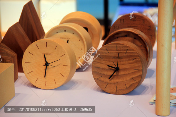 木质钟表