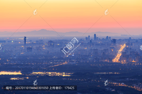 西山远眺北京城西城区晨景